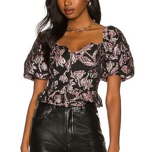 ASTR THE LABEL Sidney Top in Black & Lilac Floral